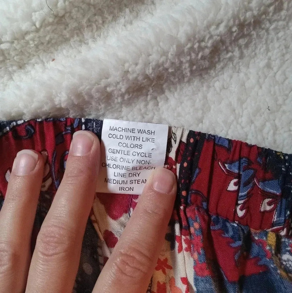 Boca Bay Floral Cropped Pajama Pants Red Blue Drawstring  with Pockets - Picture 6 of 7